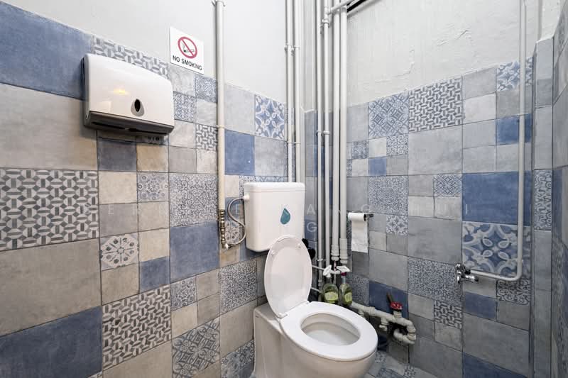 Hougang Avenue 8, Hougang Avenue 8, 600 sqft, Shop / Shophouse For Rent, by Bernice Kang Hui Ting, 500111411 - Bathroom - CommercialGuru.com.sg