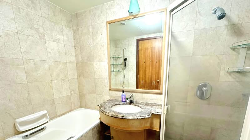 Tanglin View, 150 Prince Charles Crescent, Room Rental, 200 sqft, Condominium For Rent, by Erica Yap, 500111412 - Bathroom (B) - PropertyGuru.com.sg