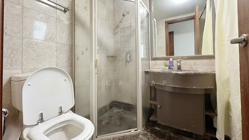 Tanglin View, 150 Prince Charles Crescent, Room Rental, 200 sqft, Condominium For Rent, by Erica Yap, 500111412 - Bathroom (A) - PropertyGuru.com.sg