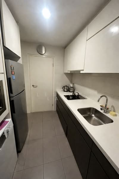 Skies Miltonia, 23 Miltonia Close, 2 Bedrooms, 743 sqft, Condominium For Rent, by Leslie Lau, 500111413 - Kitchen - PropertyGuru.com.sg