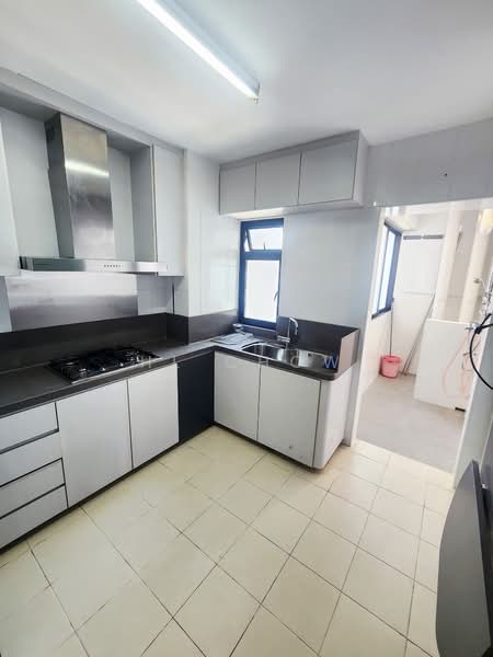 28D Dover Crescent, 28D Dover Crescent, 3 Bedrooms, 1,022 sqft, HDB Flat For Sale, by HL Chow, 500111439 - Kitchen - PropertyGuru.com.sg