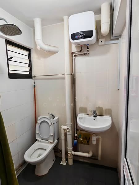 111 Serangoon North Avenue 1, 111 Serangoon North Avenue 1, 3 Bedrooms, 980 sqft, HDB Flat For Sale, by Pedro Chuang, 500111440 - Master Bathroom - PropertyGuru.com.sg
