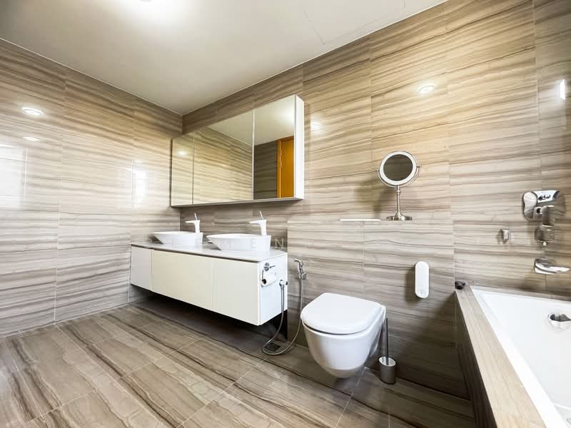 Mon Jervois, 45 Jervois Road, 3 Bedrooms, 1,475 sqft, Condominium For Rent, by Clement Tan, 500111443 - Master Bathroom (Level 2)  - PropertyGuru.com.sg