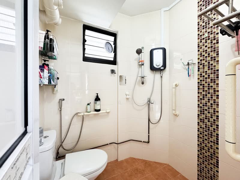 110 Jurong East Street 13, 110 Jurong East Street 13, 2 Bedrooms, 731 sqft, HDB Flat For Sale, by Amir Amzar, 500111451 - PropertyGuru.com.sg