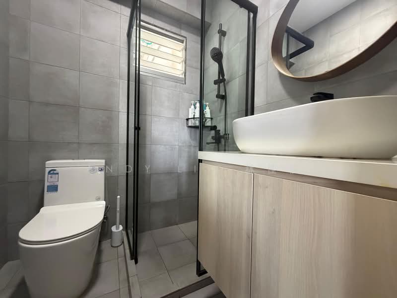 430D Fernvale Link, 430D Fernvale Link, 3 Bedrooms, 990 sqft, HDB Flat For Sale, by Andy Lim 林佳俊, 500111454 - Bathroom - PropertyGuru.com.sg