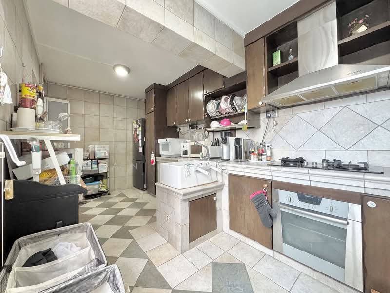 439 Ang Mo Kio Avenue 10, 439 Ang Mo Kio Avenue 10, 3 Bedrooms, 1,281 sqft, HDB Flat For Sale, by Lilian Huang 黄丽莲, 500111460 - Kitchen - PropertyGuru.com.sg