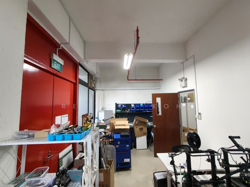 Fitted Units Right Next To Commonwealth MRT, , 1,974 sqft, Light Industrial (B1) For Rent, by Rebecca Koh, 500111465 - Interior - CommercialGuru.com.sg