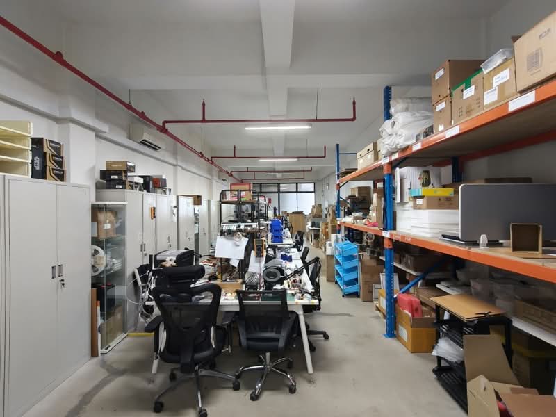 Fitted Units Right Next To Commonwealth MRT, , 1,974 sqft, Light Industrial (B1) For Rent, by Rebecca Koh, 500111465 - Interior - CommercialGuru.com.sg