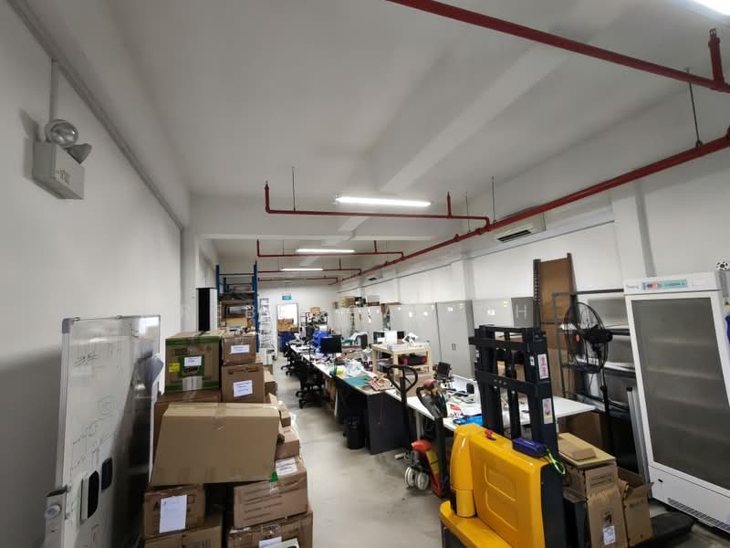 Fitted Units Right Next To Commonwealth MRT, , 1,974 sqft, Light Industrial (B1) For Rent, by Rebecca Koh, 500111465 - Interior - CommercialGuru.com.sg