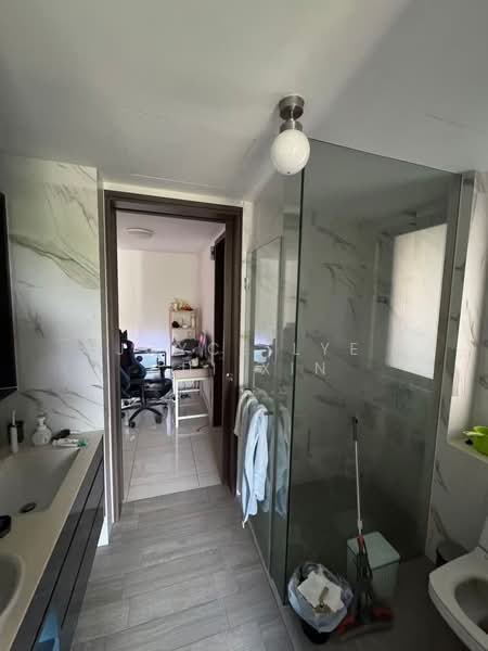 Forest Woods, , 2 Bedrooms, 667 sqft, Condominium For Rent, by Joyce Lye Hui Xin, 500111474 - Bathroom - PropertyGuru.com.sg