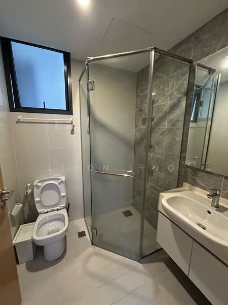 La Fiesta, Sengkang Square, 2 Bedrooms, 732 sqft, Condominium For Rent, by Leeon Ling, 500111476 - Bathroom - PropertyGuru.com.sg