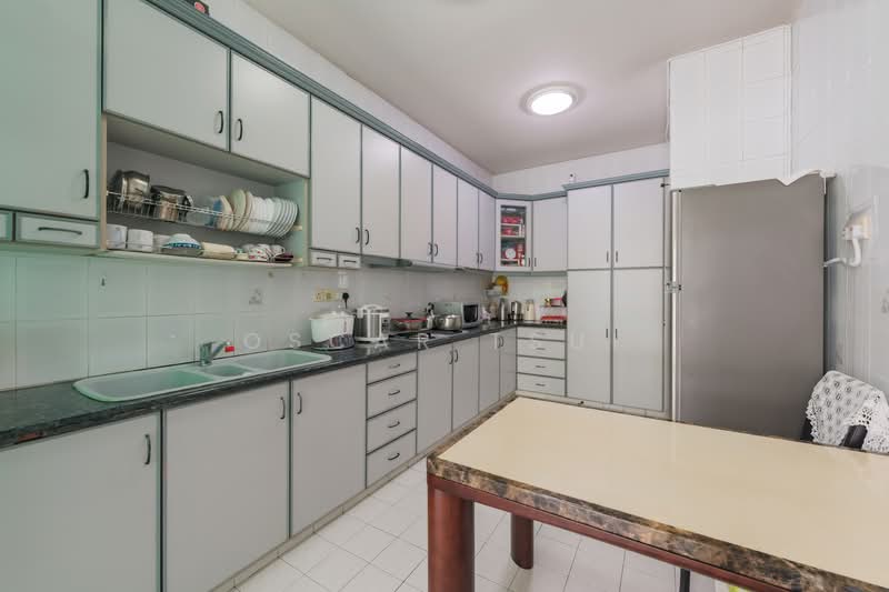 Freehold 2 Stories Corner Terrace in Serangoon Gardens, Brighton Crescent / Marlene Avenue / St Helier Avenue, 6 Bedrooms, 4,000 sqft, Corner Terrace For Sale, by Oscar Tsui, 500111488 - PropertyGuru.com.sg