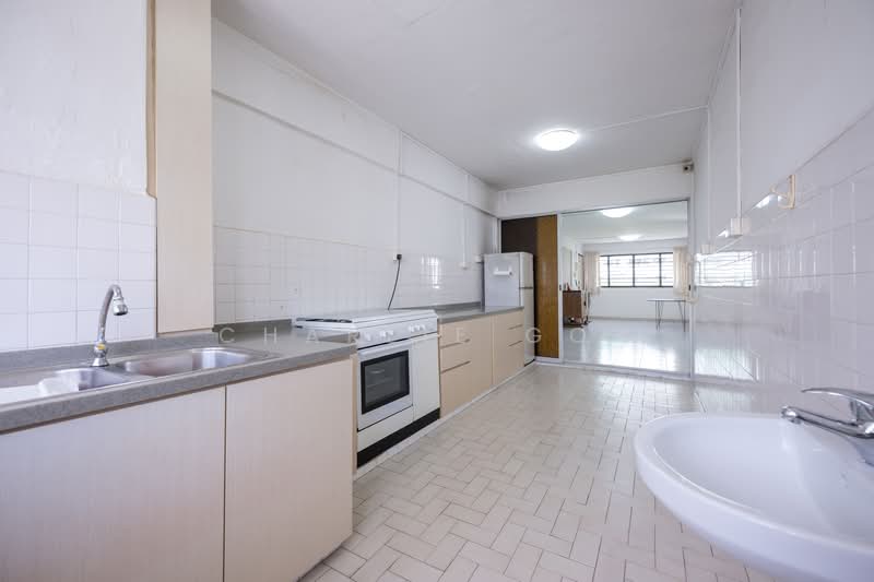 239 Yishun Ring Road, 239 Yishun Ring Road, 3 Bedrooms, 1,001 sqft, HDB Flat For Sale, by Charlie Goh, 500111498 - Kitchen - PropertyGuru.com.sg