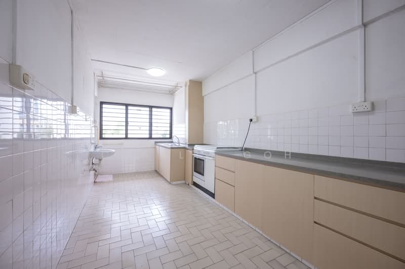 239 Yishun Ring Road, 239 Yishun Ring Road, 3 Bedrooms, 1,001 sqft, HDB Flat For Sale, by Charlie Goh, 500111498 - Kitchen - PropertyGuru.com.sg