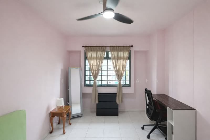 453 Choa Chu Kang Avenue 4, 453 Choa Chu Kang Avenue 4, 4 Bedrooms, 1,528 sqft, HDB Flat For Sale, by Fitri Mustafa, 500111520 - Bedroom 3 - PropertyGuru.com.sg