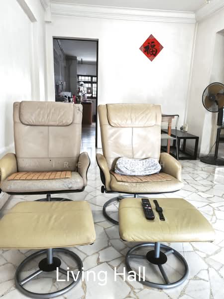 301 Ang Mo Kio Avenue 3, 301 Ang Mo Kio Avenue 3, 2 Bedrooms, 786 sqft, HDB Flat For Sale, by Irene Goh, 500111524 - Living Room - PropertyGuru.com.sg