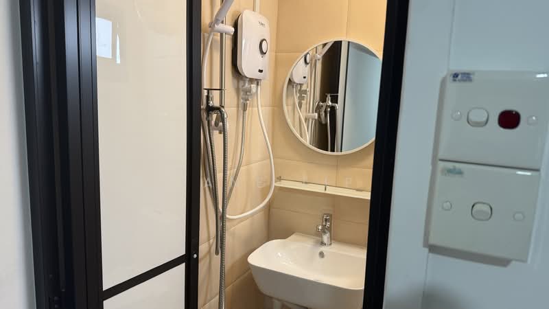 303 Ang Mo Kio Avenue 1, 303 Ang Mo Kio Avenue 1, 3 Bedrooms, 1,044 sqft, HDB Flat For Rent, by Jane Tip, 500111543 - Bathroom - PropertyGuru.com.sg