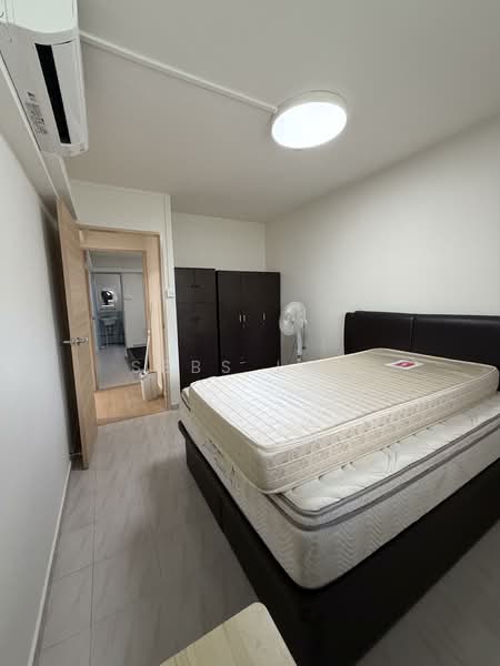 685 Hougang Street 61, 685 Hougang Street 61, 2 Bedrooms, 689 sqft, HDB Flat For Rent, by Sebs Low, 500111557 - Bedroom - PropertyGuru.com.sg