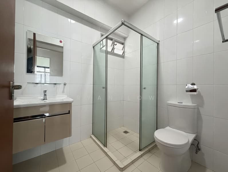 104B Canberra Street, 104B Canberra Street, 3 Bedrooms, 1,001 sqft, HDB Flat For Sale, by Bryan Low, 500111562 - Bathroom - PropertyGuru.com.sg