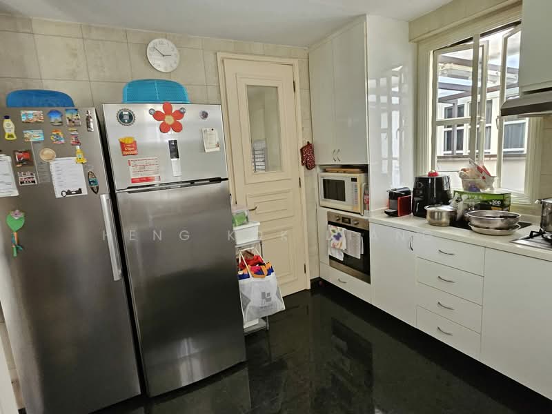 Holland Grove, Holland Grove View, 4 Bedrooms, 3,000 sqft, Semi-Detached House For Sale, by Heng Kok Liang, 500111576 - Kitchen - PropertyGuru.com.sg