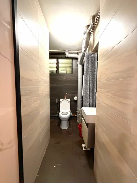 691 Jurong West Central 1, 691 Jurong West Central 1, 4 Bedrooms, 1,280 sqft, HDB Flat For Sale, by Steven Choo, 500111586 - Bathroom - PropertyGuru.com.sg