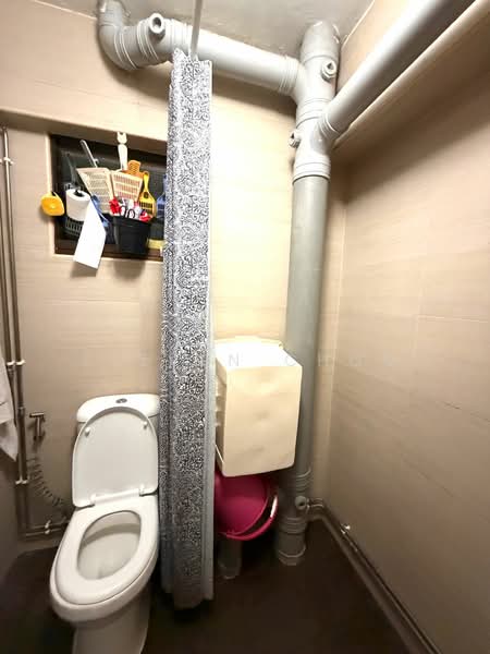 691 Jurong West Central 1, 691 Jurong West Central 1, 4 Bedrooms, 1,280 sqft, HDB Flat For Sale, by Steven Choo, 500111586 - Bathroom - PropertyGuru.com.sg