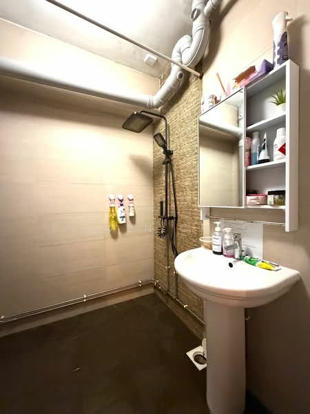 691 Jurong West Central 1, 691 Jurong West Central 1, 4 Bedrooms, 1,280 sqft, HDB Flat For Sale, by Steven Choo, 500111586 - Bathroom - PropertyGuru.com.sg