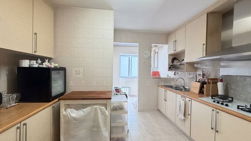 345 Tampines Street 33, 345 Tampines Street 33, 4 Bedrooms, 1,421 sqft, HDB Flat For Sale, by Patrick Chee, 500111606 - Kitchen - PropertyGuru.com.sg