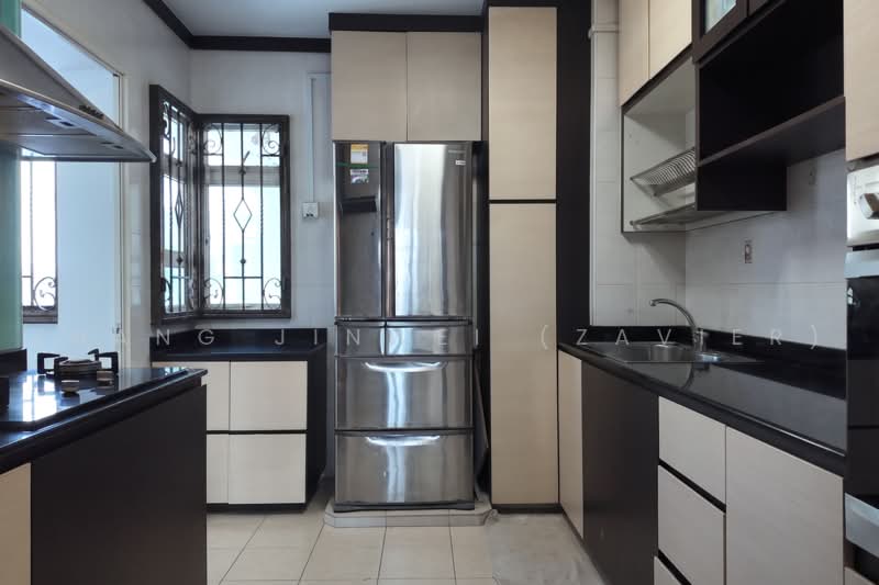266B Compassvale Bow, 266B Compassvale Bow, 3 Bedrooms, 990 sqft, HDB Flat For Sale, by Zhang Jinwei (Zavier), 500111609 - Kitchen - PropertyGuru.com.sg