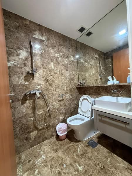 Kovan Regency, , 5 Bedrooms, 3,703 sqft, Cluster House For Sale, by Sumana Lio, 500111652 - Bathroom - PropertyGuru.com.sg