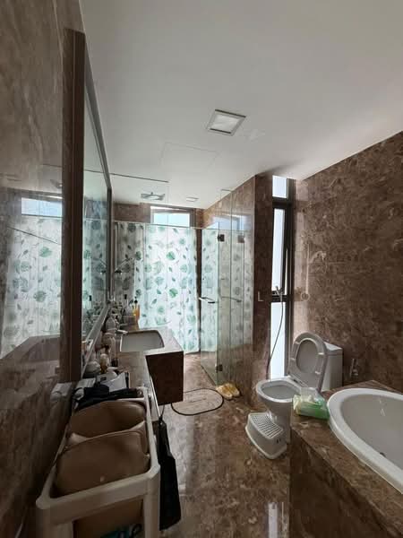 Kovan Regency, , 5 Bedrooms, 3,703 sqft, Cluster House For Sale, by Sumana Lio, 500111652 - Bathroom - PropertyGuru.com.sg