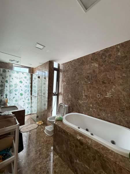 Kovan Regency, , 5 Bedrooms, 3,703 sqft, Cluster House For Sale, by Sumana Lio, 500111652 - Bathroom - PropertyGuru.com.sg