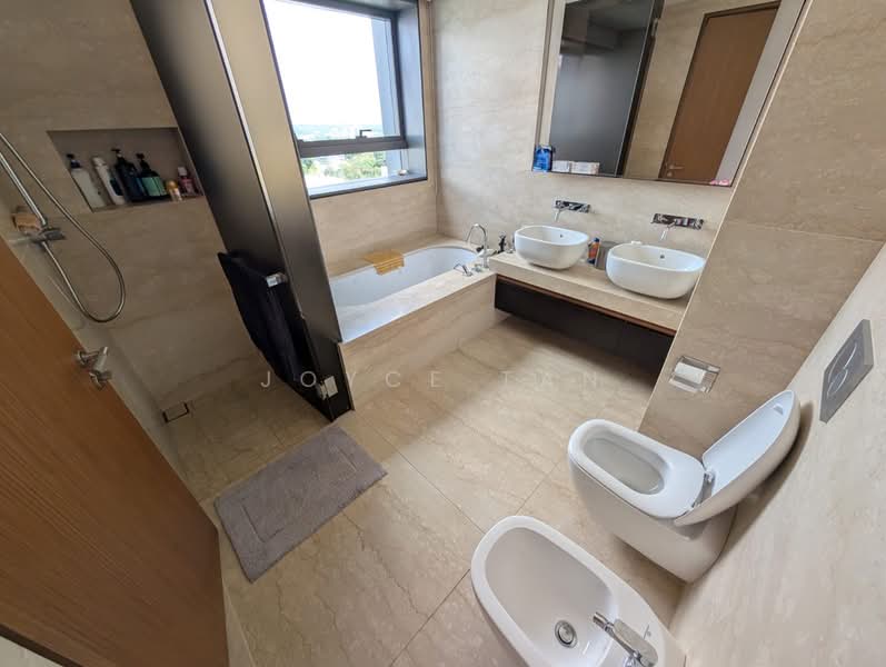 3 Orchard By-The-Park, 3 Orchard Boulevard, 4 Bedrooms, 2,260 sqft, Condominium For Rent, by Joyce Tan, 500111653 - Master Ensuite Bathroom - PropertyGuru.com.sg