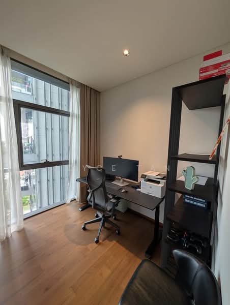 3 Orchard By-The-Park, 3 Orchard Boulevard, 4 Bedrooms, 2,260 sqft, Condominium For Rent, by Joyce Tan, 500111653 - Bedroom 4 / Study - PropertyGuru.com.sg