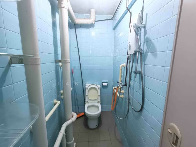 20 Jalan Klinik, 20 Jalan Klinik, 2 Bedrooms, 518 sqft, HDB Flat For Sale, by Tango Tan, 500111657 - Bathroom - PropertyGuru.com.sg
