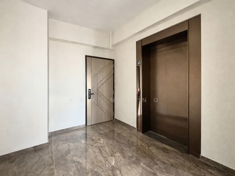 Perfect Ten, 323 Bukit Timah Road, 2 Bedrooms, 786 sqft, Condominium For Sale, by Kevin Ong, 500111668 - Private Lift Lobby - PropertyGuru.com.sg