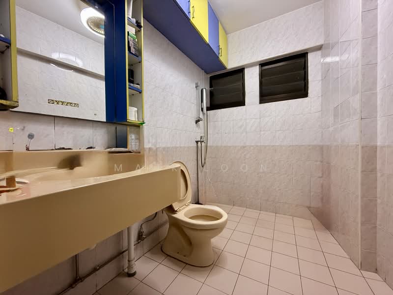 772 Bedok Reservoir View, 772 Bedok Reservoir View, 3 Bedrooms, 1,130 sqft, HDB Flat For Sale, by Mark Loon, 500111677 - Bathroom - PropertyGuru.com.sg