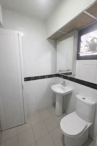 120A EDGEDALE PLAINS, , 3 Bedrooms, 1,001 sqft, HDB Flat For Sale, by Anthony Sentosa, 500111722 - Bathroom - PropertyGuru.com.sg