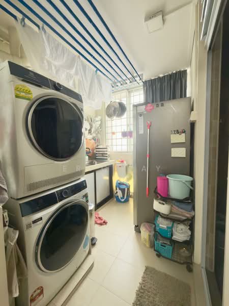 918 Hougang Avenue 9, 918 Hougang Avenue 9, 3 Bedrooms, 1,292 sqft, HDB Flat For Sale, by Eric Tay, 500111737 - Kitchen - PropertyGuru.com.sg