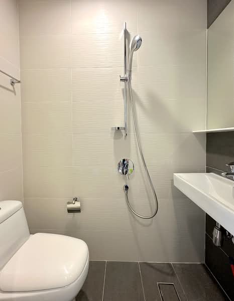 28 Imperial Residences, 28 Lorong 26 Geylang, 2 Bedrooms, 743 sqft, Condominium For Sale, by Xavier Aw (欧伟廷), 500111738 - Bathroom - PropertyGuru.com.sg