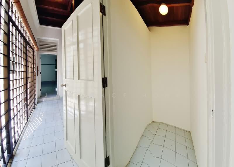 Townerville, McNair Road, 2 Bedrooms, 2,162 sqft, Conservation House For Rent, by Lawrence Hong, 500111740 - Entrance - PropertyGuru.com.sg