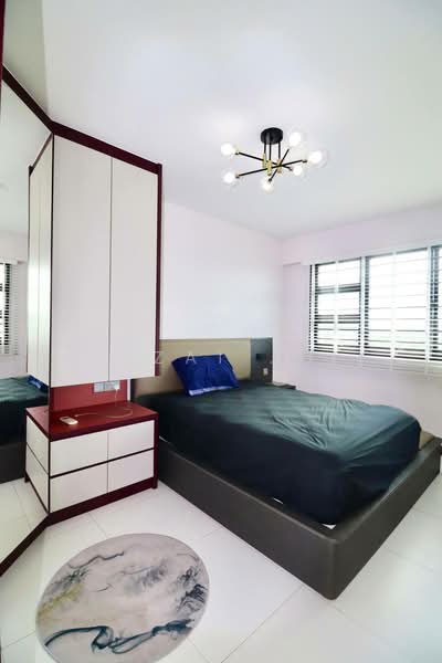 549A Segar Road, 549A Segar Road, 3 Bedrooms, 990 sqft, HDB Flat For Sale, by Zai ., 500111742 - Master Bedroom - PropertyGuru.com.sg