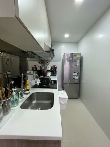 Lake Life, 4 Tao Ching Road, 2 Bedrooms, 743 sqft, Executive Condominium For Rent, by Aaron Ting, 500111747 - Kitchen - PropertyGuru.com.sg