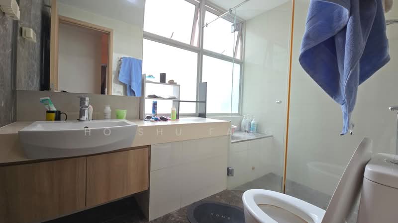 Caspian, 54 Lakeside Drive, 3 Bedrooms, 1,238 sqft, Condominium For Sale, by Ho Shu Fang ., 500111748 - Bathroom - PropertyGuru.com.sg