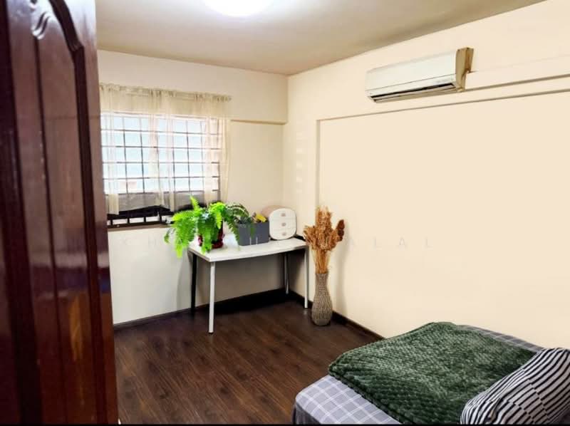 319 Ang Mo Kio Avenue 1, 319 Ang Mo Kio Avenue 1, 2 Bedrooms, 785 sqft, HDB Flat For Sale, by Khairul Jalal, 500111761 - Bedroom - PropertyGuru.com.sg
