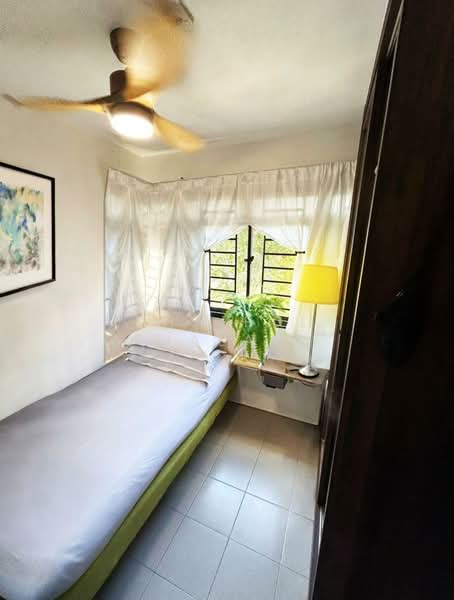 319 Ang Mo Kio Avenue 1, 319 Ang Mo Kio Avenue 1, 2 Bedrooms, 785 sqft, HDB Flat For Sale, by Khairul Jalal, 500111761 - Bedroom - PropertyGuru.com.sg