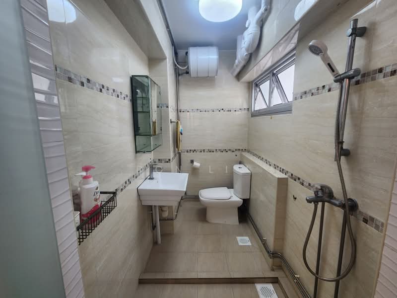 346 Choa Chu Kang Loop, 346 Choa Chu Kang Loop, 3 Bedrooms, 1,119 sqft, HDB Flat For Sale, by Don Lim, 500111773 - Bathroom - PropertyGuru.com.sg