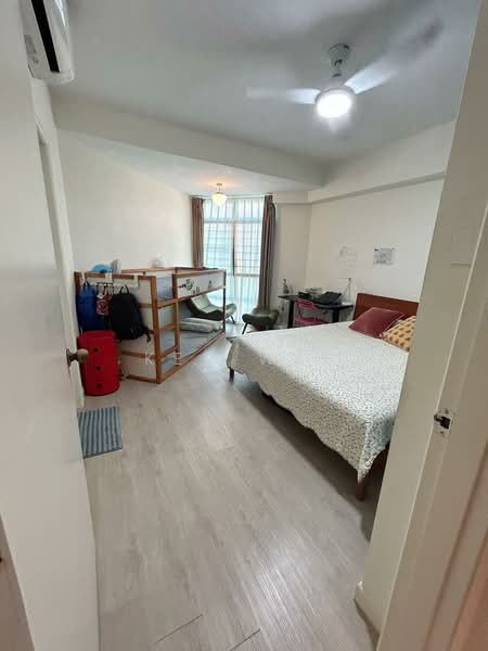 The Sunnydale, 21 Serangoon Avenue 3, 2 Bedrooms, 1,270 sqft, Condominium For Sale, by Ken Wee, 500111788 - Bedroom - PropertyGuru.com.sg