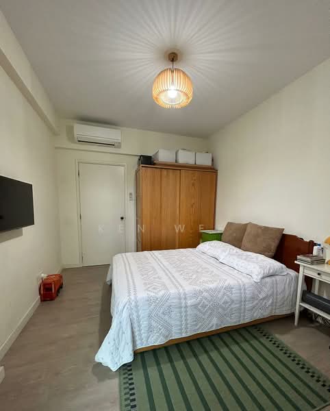 The Sunnydale, 21 Serangoon Avenue 3, 2 Bedrooms, 1,270 sqft, Condominium For Sale, by Ken Wee, 500111788 - Bedroom - PropertyGuru.com.sg