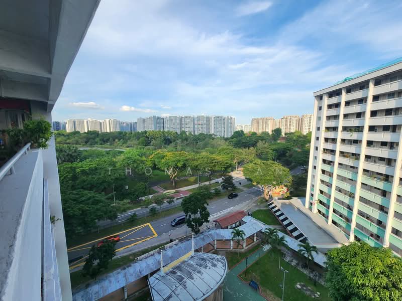 415 Hougang Avenue 10, 415 Hougang Avenue 10, 2 Bedrooms, 721 sqft, HDB Flat For Sale, by Thomas Tan, 500111791 - Exterior - PropertyGuru.com.sg